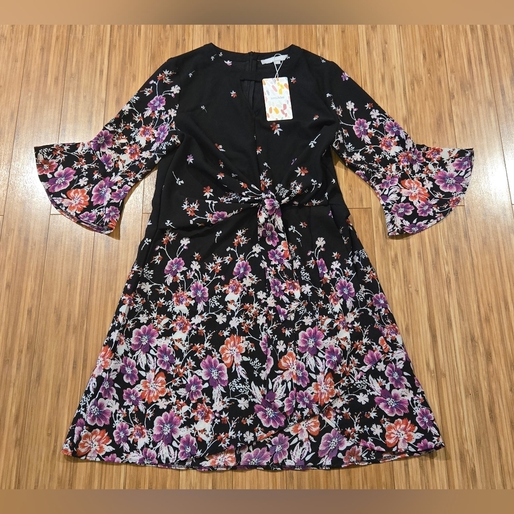 NWT Smukke Floral Bell Sleeve Dress
